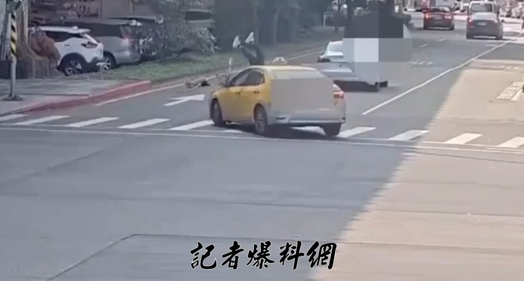 影／北市7旬嬤騎單車過馬路遭右轉計程車撞飛　警：雙方皆違規