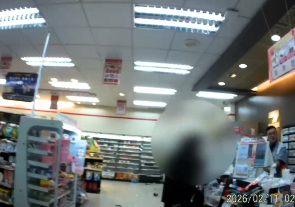 霧峰超商深夜酒客暴走！44歲男結帳情緒失控 弟弟勸架變混戰