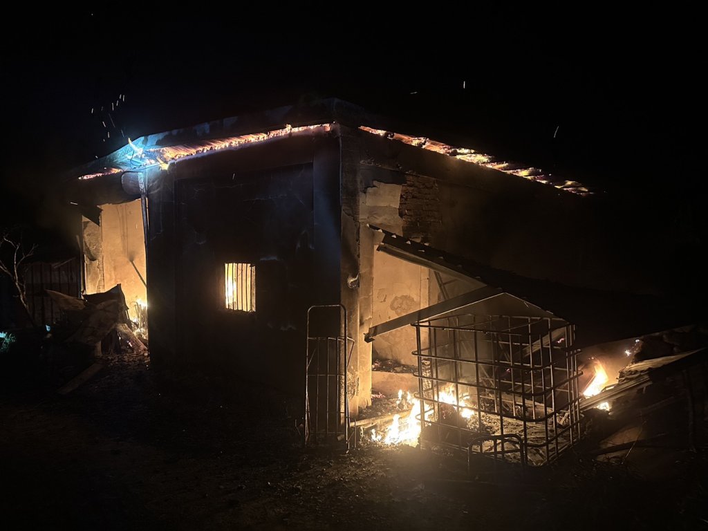 花蓮玉里赤科山暗夜大火！　60年農場民宅燒精光