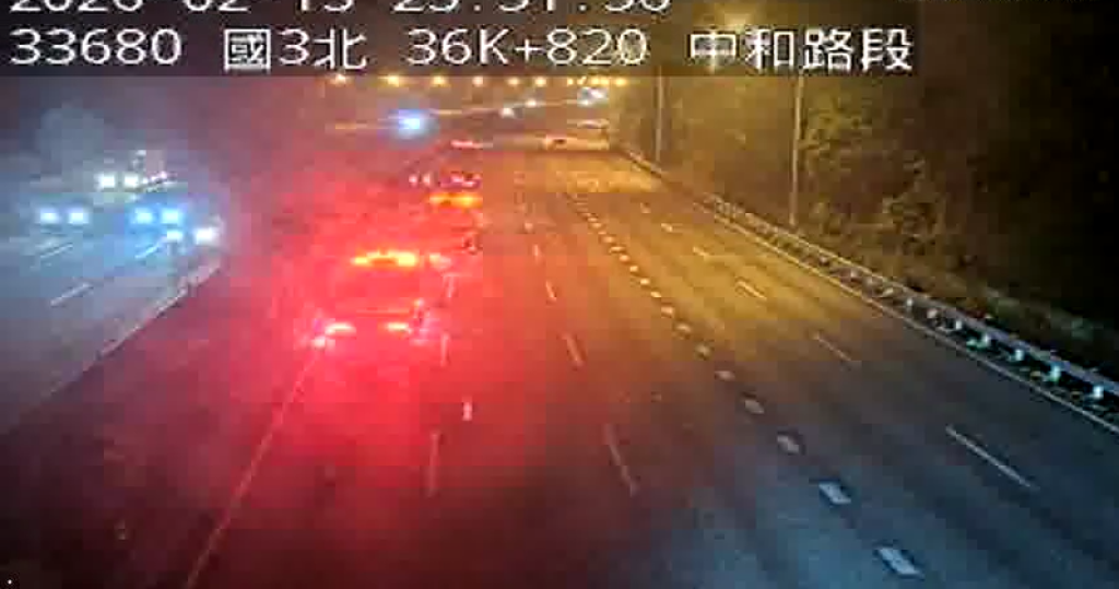 影／死亡對撞！國3中和段駕駛中線逆向撞BMW不治　目擊者行車紀錄器畫面曝光