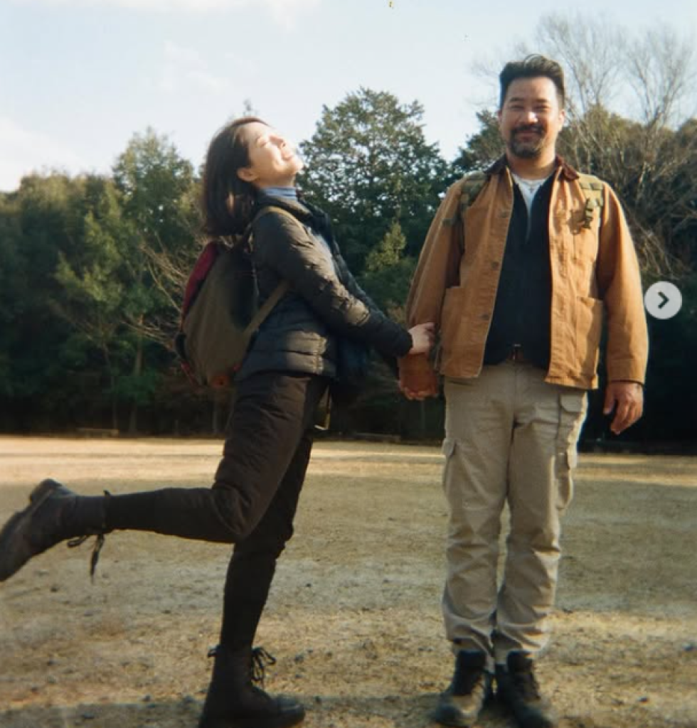 捲性騷黃健瑋停工近3年！「蓄鬍造型」現身北藝大聚會