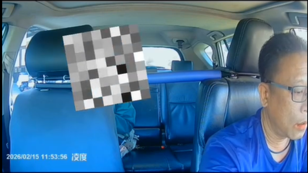 影／想坐霸王車？女搭小黃沒錢付開車門想跳車　還嗆：別以為我不敢跳