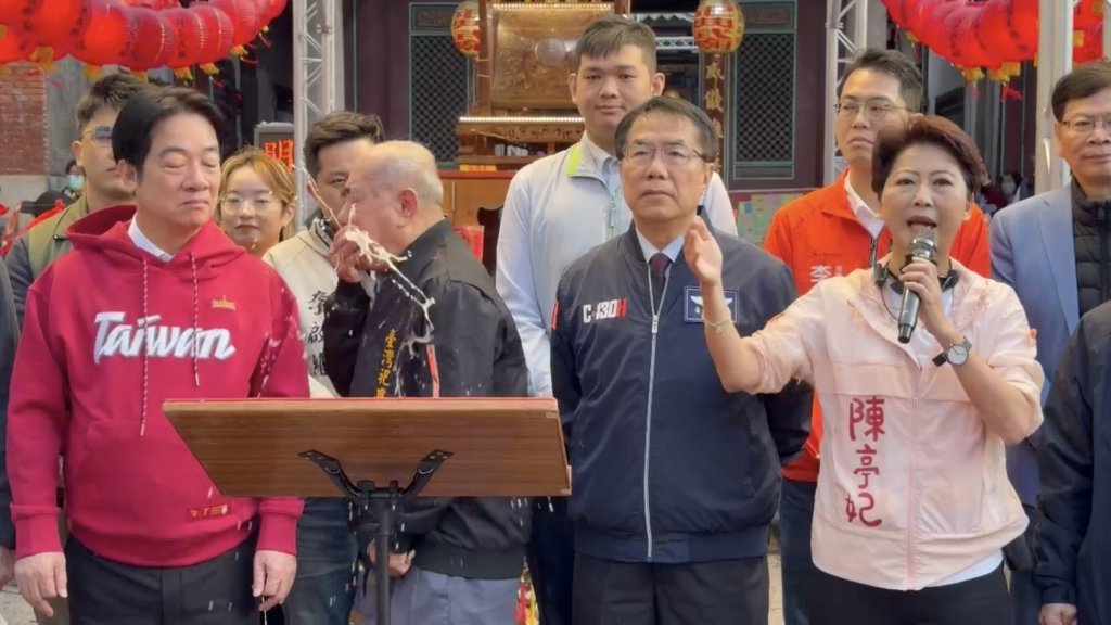 有片／賴清德祀典武廟參拜！身旁主委突身體不適狂吐　嘔吐物噴濺總統畫面曝