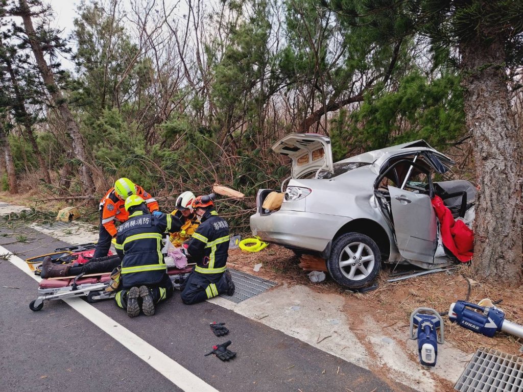  澎湖赤崁村長夫妻車禍雙亡！ 　縣府發文哀悼