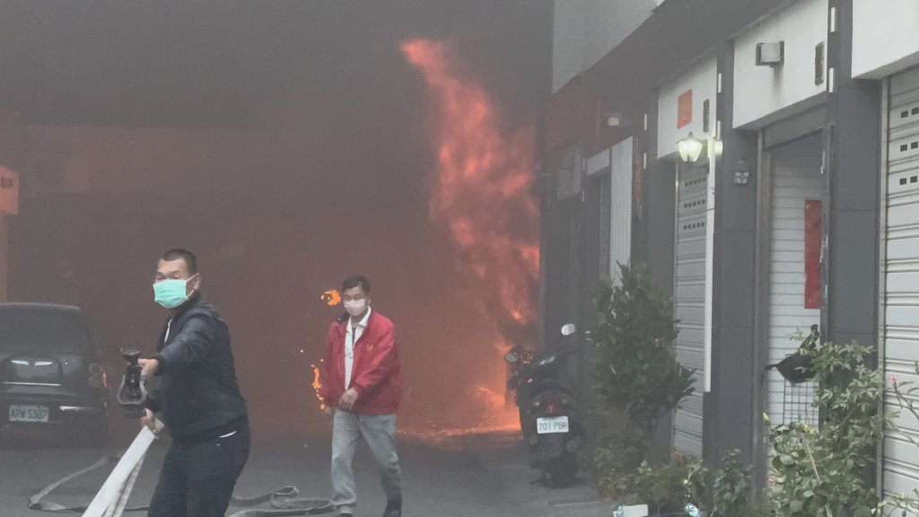 快訊／台南歸仁民宅火警！燒金紙釀大火 毛孩命喪火窟