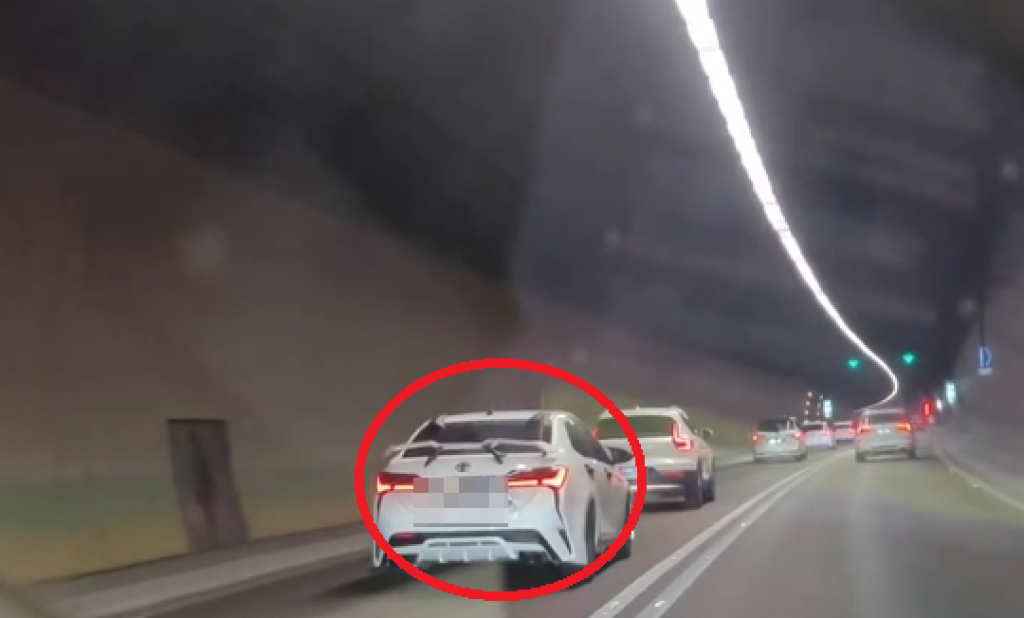  炸街車橫行！改裝車八卦山隧道內逼車　轟隆隆聲響吵醒民眾車內熟睡小孩