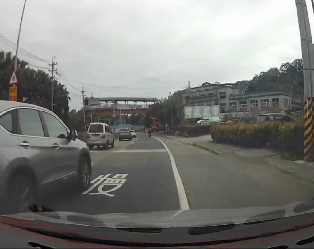 爆料／大年初二碰到「三寶」盲切險釀撞 駕駛嚇出一身冷汗：神明有保佑