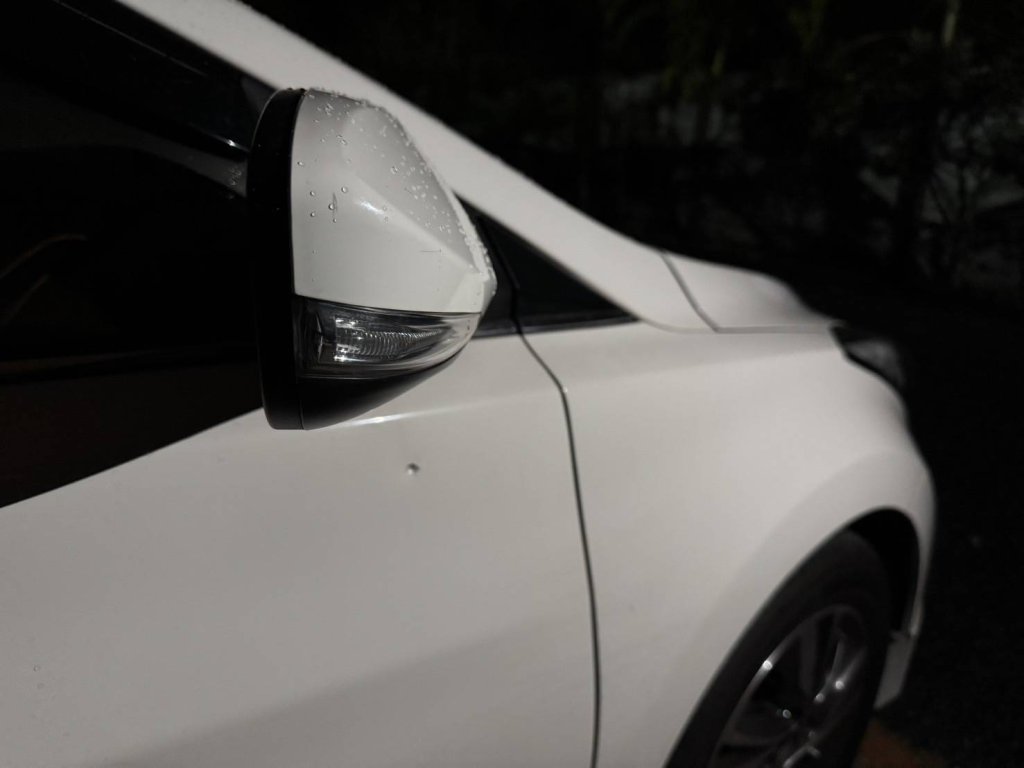 影/路上起糾紛還不算 對方竟追到南灣路拿BB槍掃射車門