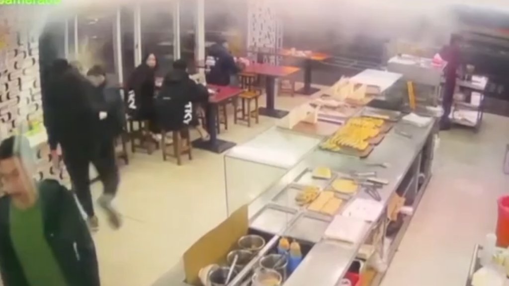 只是因為在人群中多看了你一眼　蘆洲4煞豆漿店潑豆漿再圍毆