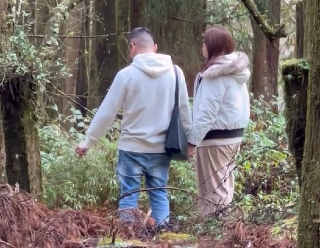 影／以為是芬多精結果是二手菸　阿里山驚見一對男女抽菸！網友求檢舉方式