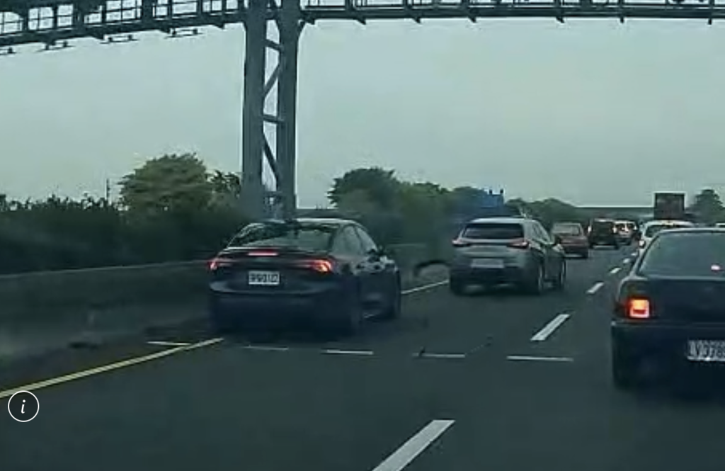 國1彰化溪州追撞！貨車沒保距離衝撞前車 休旅車屁股全毀