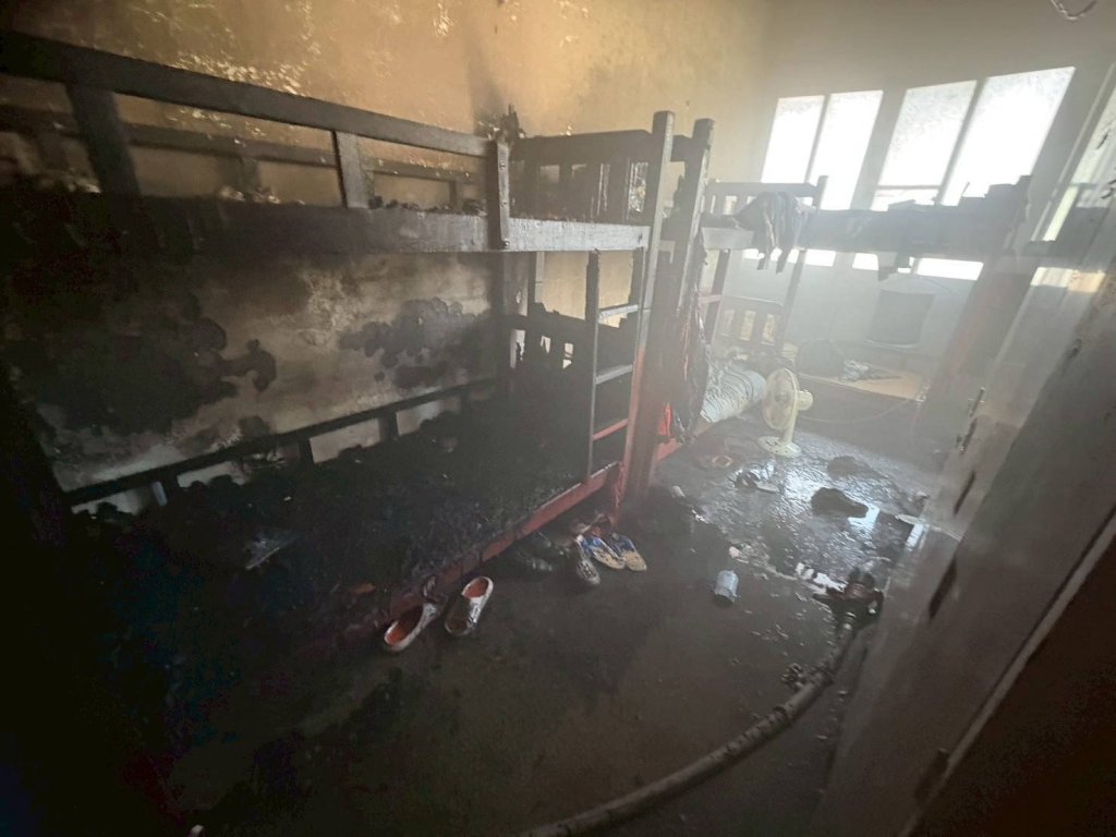 火燒消防隊！高雄左營分隊「電線走火」消防隊員衝上樓救援