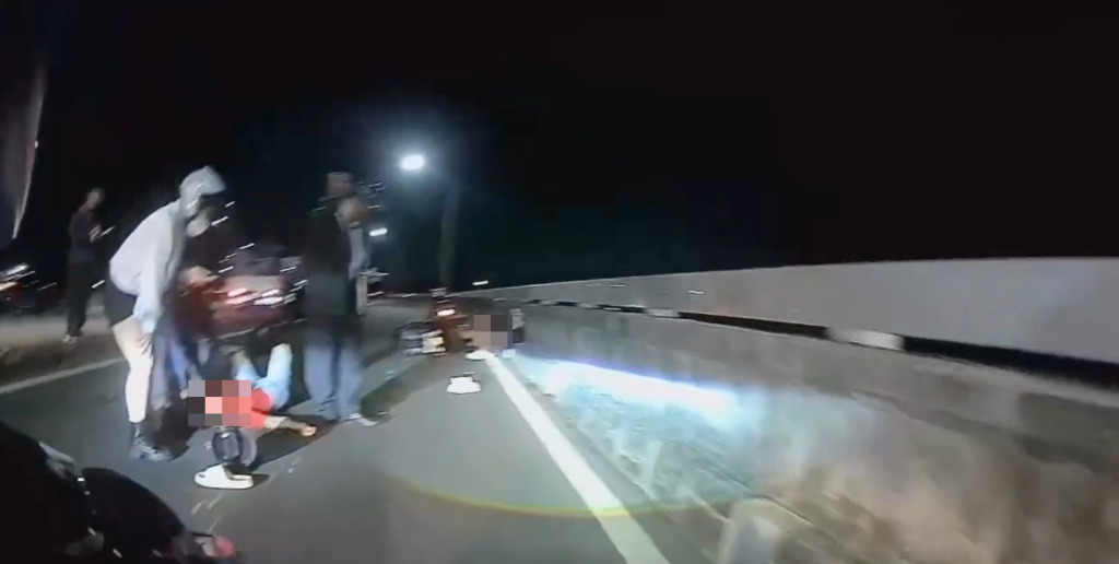 86歲嬤逆向連撞三車！高楠公路機車道「人、車全躺地」