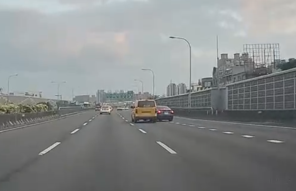 撞擊畫面曝光！　國道1號啟用輔駕特斯拉撞小黃