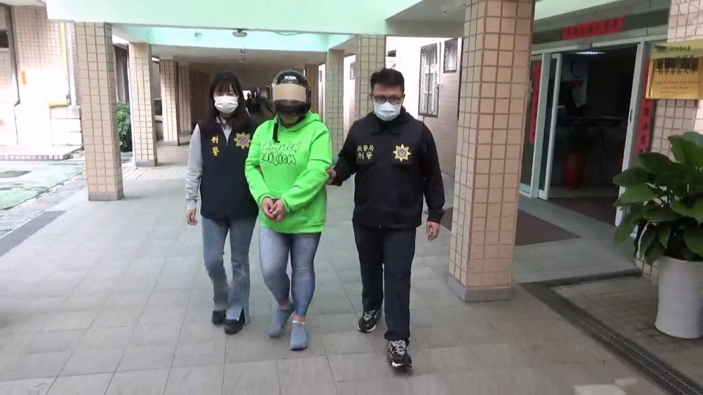 拉脫維亞籍女子墜「愛情陷阱」！　聖誕禮盒藏3.6公斤海洛因闖關遭逮