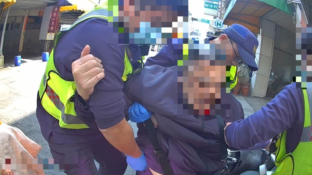 62歲男騎車途中血糖血壓過低倒地鏡片噴飛！　員警發現通報送醫 