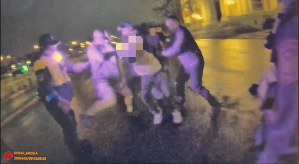 「上帝派我來殺共產黨」　基隆男凌晨「持刀闖總統府」！軍警合力壓制奪刀