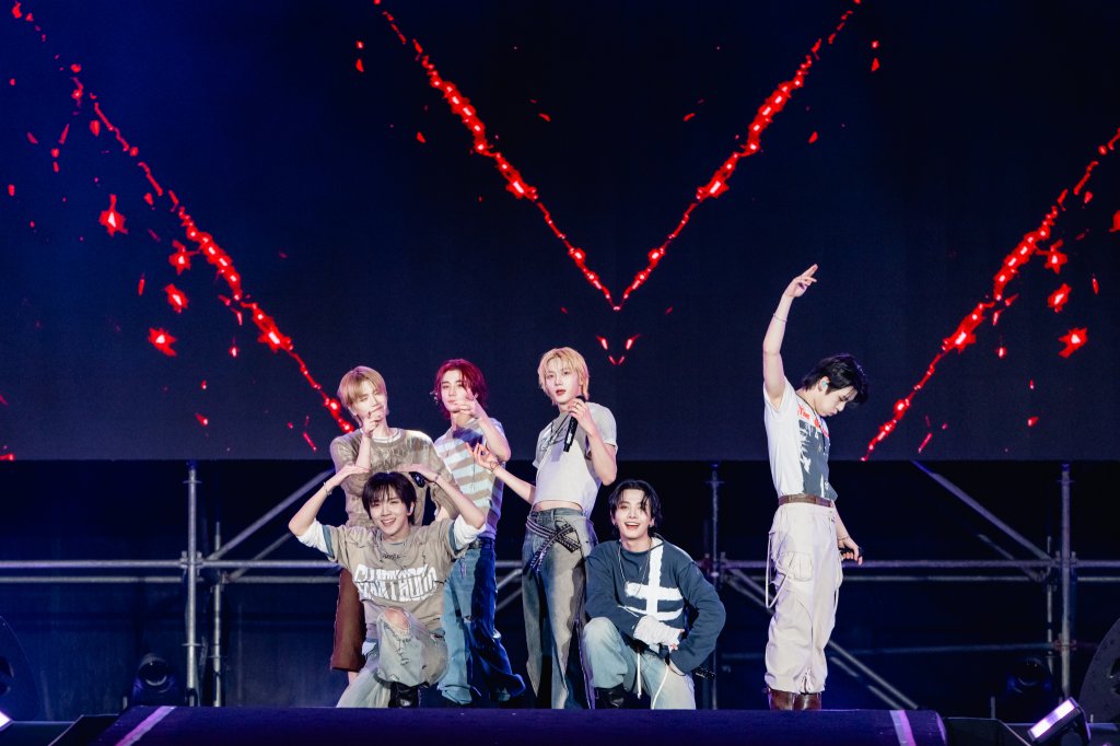 高雄櫻花季首日湧2萬人！BOYNEXTDOOR狂唱12首歌　台版Jennie火辣熱舞