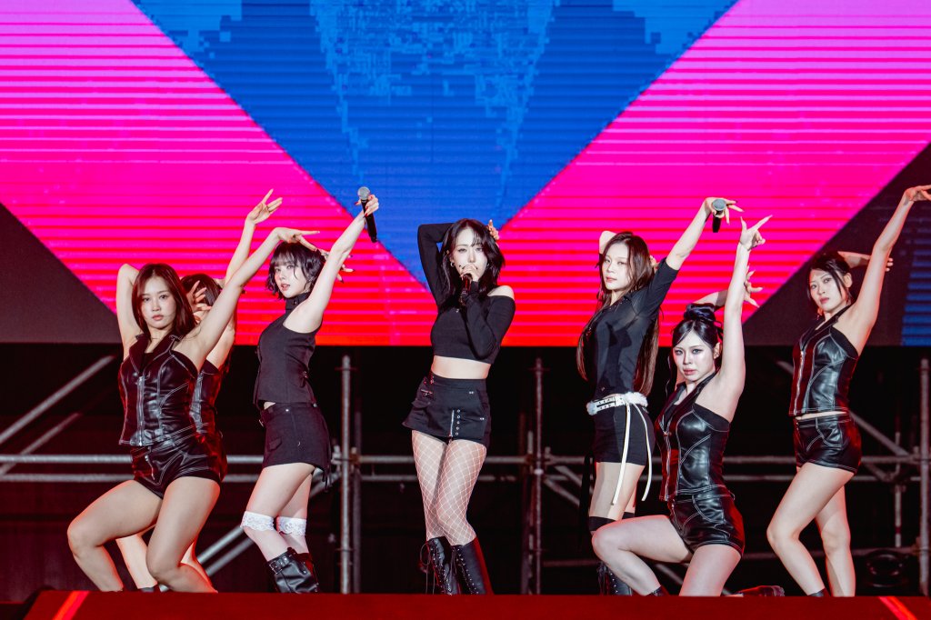 直擊／VIVIZ火辣舞台炸裂櫻花季！來台先嗑釋迦、演出後約吃火鍋