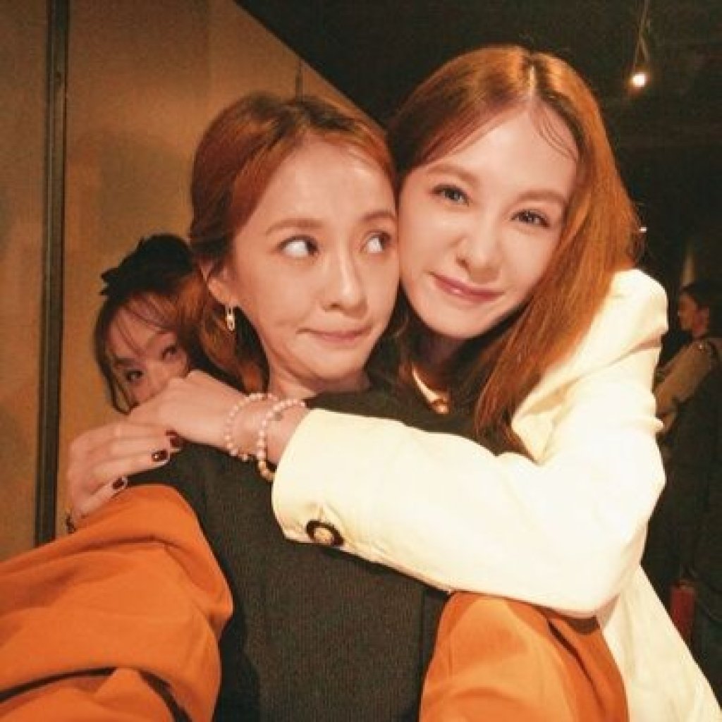 互生嫌隙？陳意涵爆安心亞拍片時「擦太多唇蜜」她回應