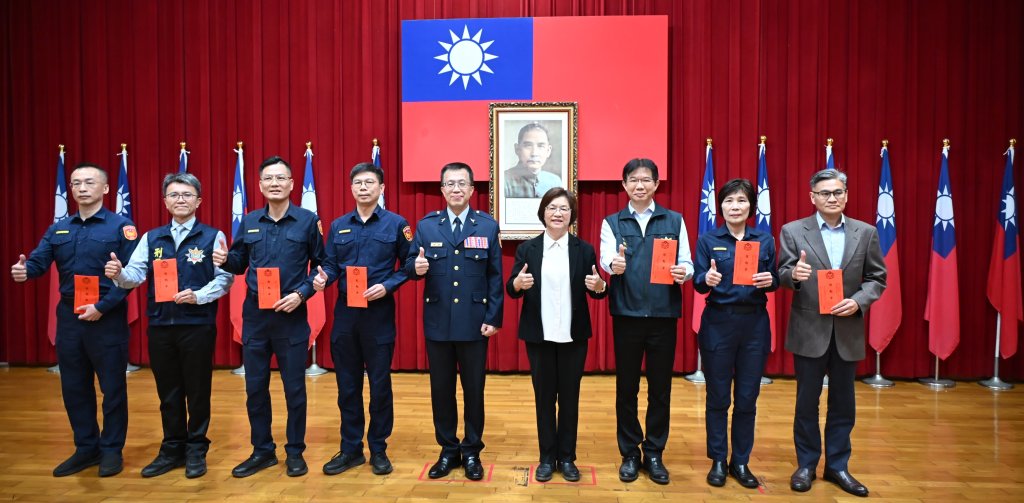 彰化縣警局阻詐、緝毒有成 王惠美到警局頒獎金給有功員警