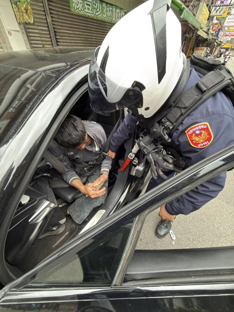 龜山男子毒駕！　警盤查欲落跑遭攔阻車內搜出毒品