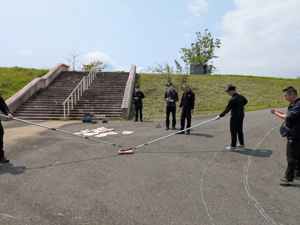 法院前驚見「可疑包裹」嚇壞民眾　警方封鎖現場結果竟是報紙