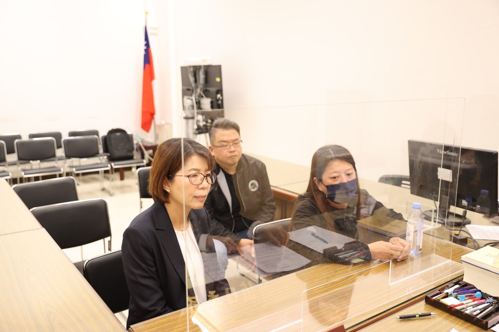 彰化虐狗案「健康」慘死！立委黃秀芳陪赴監院陳情　籲設動保警察加重刑責