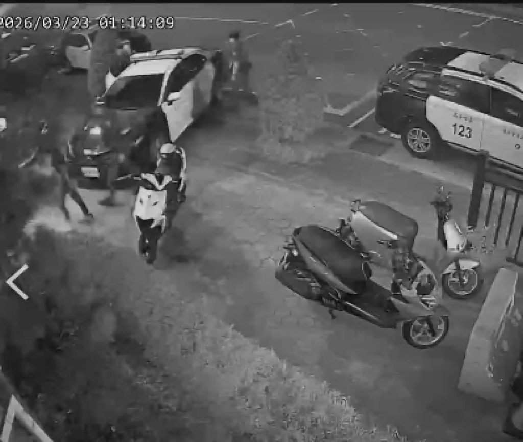 影/大里街頭談判變全武行！未成年也涉案　警電擊槍「開聲」壓場3人送辦