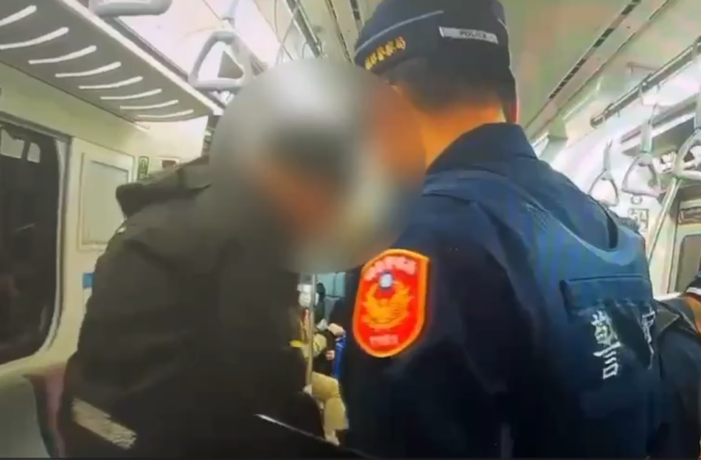 台鐵區間車內揚言殺人！　男子遭鐵路警察逮捕移送法辦