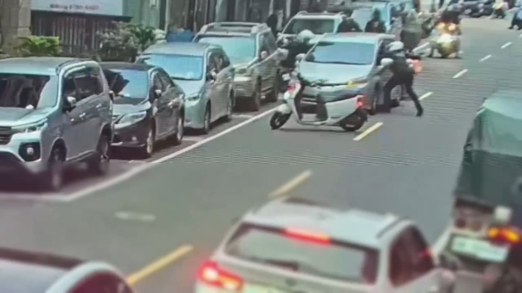 失聯移工違停心虛拒檢！台北市區狂飆闖紅燈　警圍捕落網