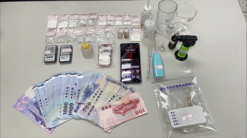 中華夜市藏「毒品雜貨店」！老少配販毒據點曝光　刑大抄出多款毒品全收押