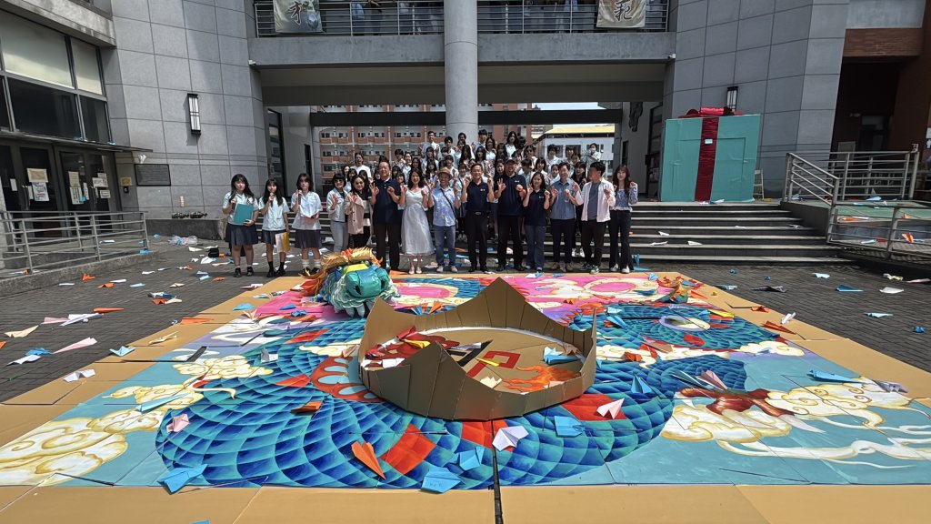 台中一中驚現巨大禮物盒！美術班30週年藝術節「藝箱天開」盛大登場發