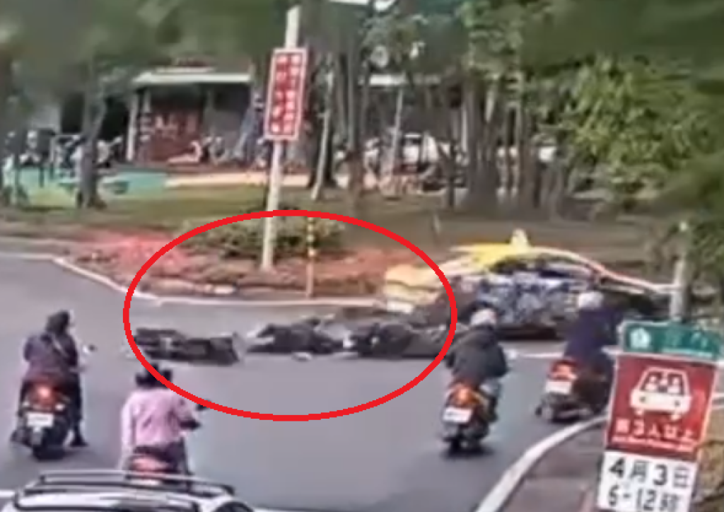 撞擊畫面曝光！環河北路敦煌路口小黃擊落兩輛機車　三人受傷送醫