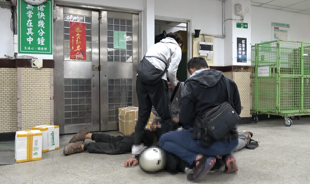 烏龍茶包藏1.3公斤大麻！癌末通緝犯代領毒包裹　警溯源逮幕後主嫌