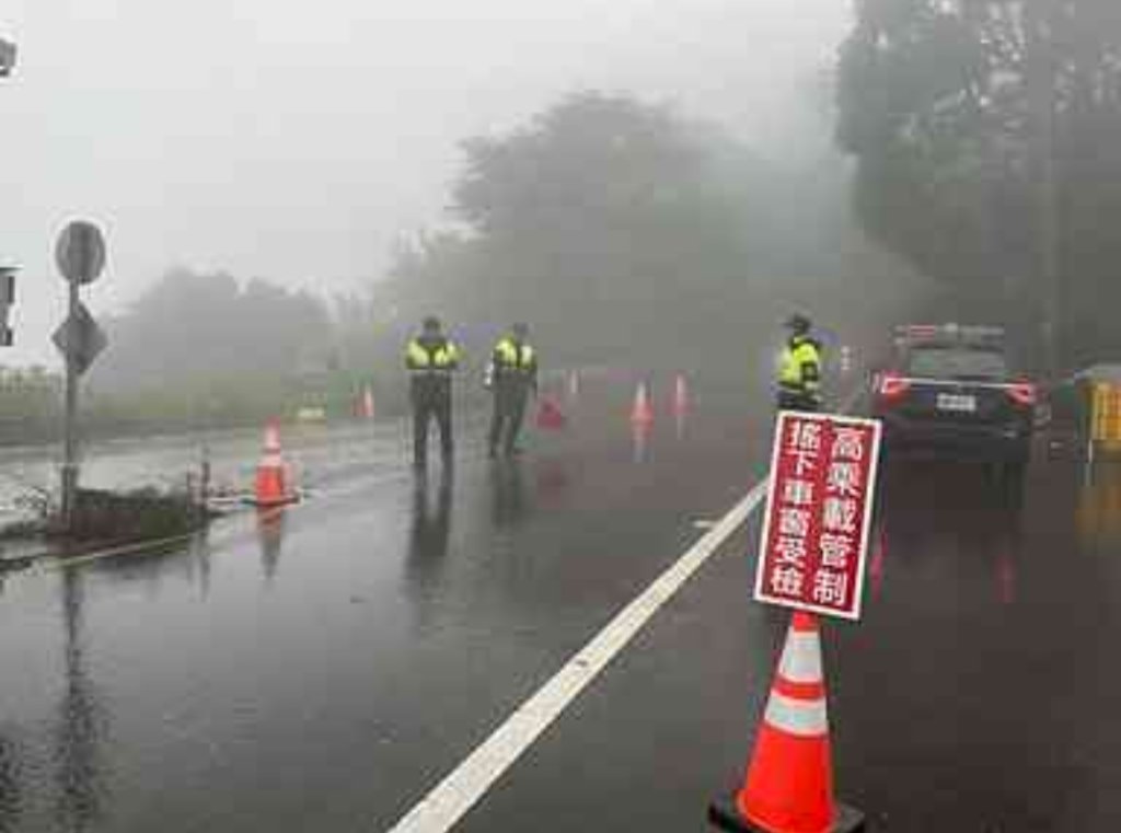 合歡山杜鵑花季4/11登場！高乘載管制上路　未滿3人禁止通行