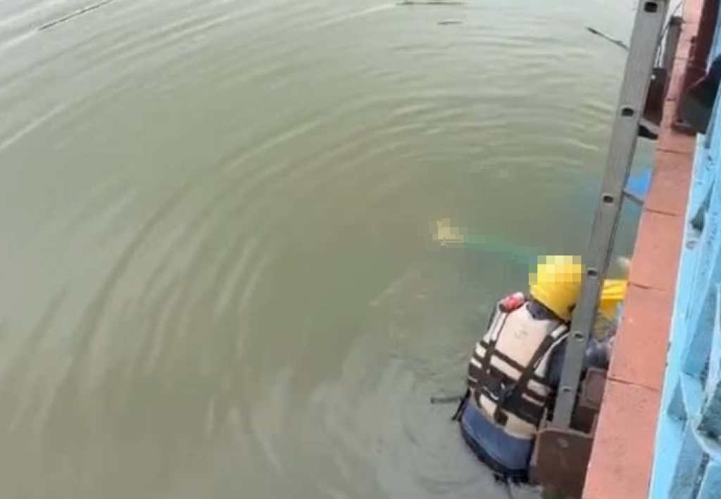 驚！埔里鯉魚潭釣魚勾到浮屍　消防隊員打撈上岸死因待查