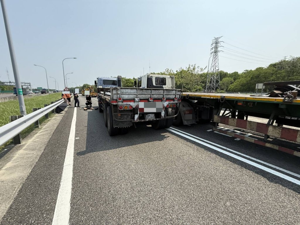 國道過磅險碰撞爆肢體衝突！　1名運將被打倒地