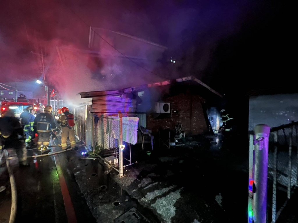 快訊／悲劇！屏東平房竄火「女受困遭燒成焦屍」