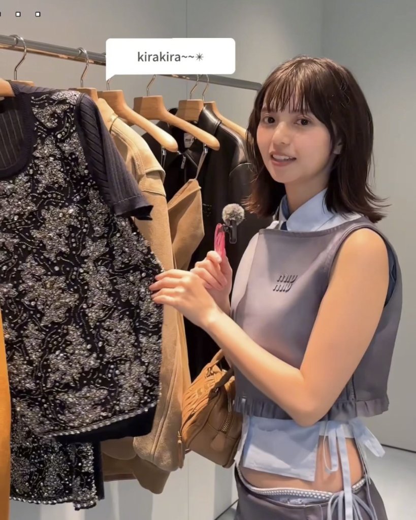 影／前乃木坂46成員齋藤飛鳥穿露肚裝「辣露褲頭」　眼尖網友查到「內褲售價15萬9500日圓」驚呆