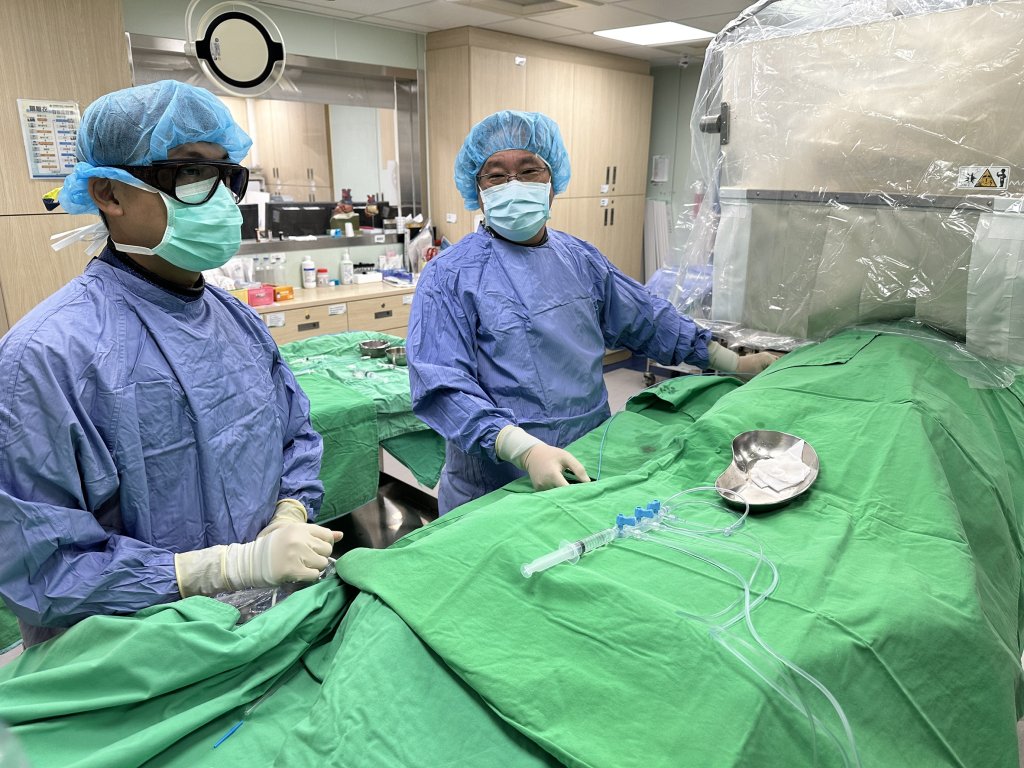老婦冠狀動脈硬如石頭 秀傳以震波碎石術助打通血路