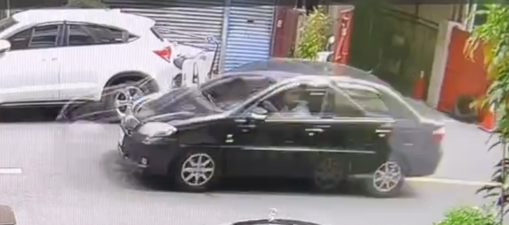 台中自小客車拒檢逃逸　派出所長破窗攔阻手部割傷