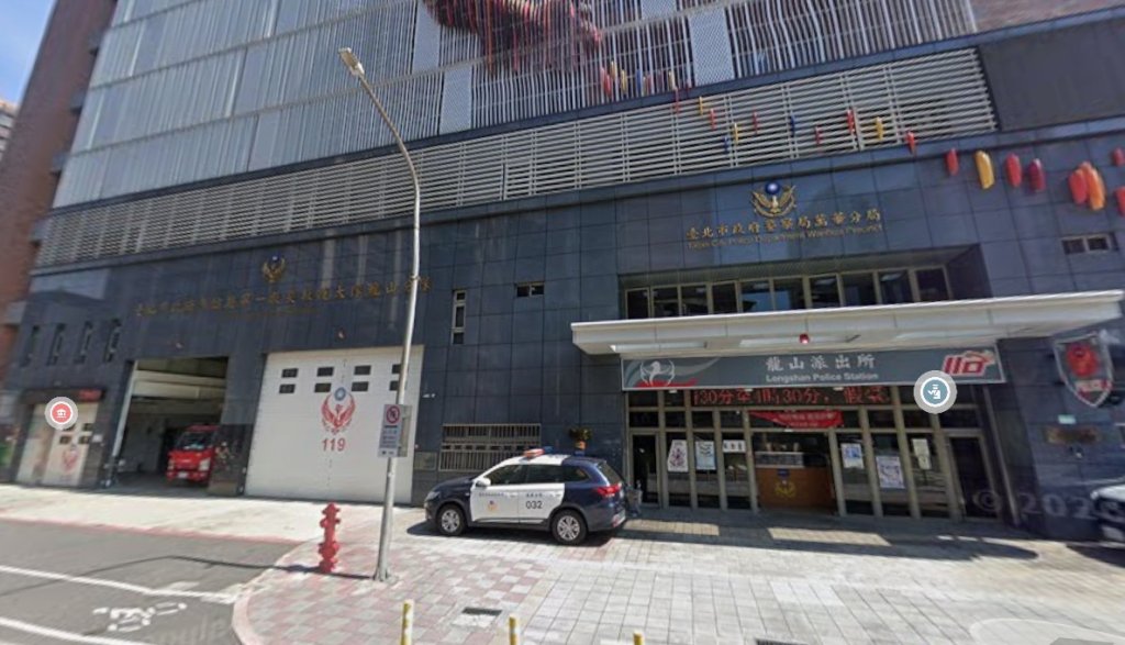 獨／火燒警察局！萬華分局偵查隊竄火　隔壁消防「1分鐘到場」內部毀