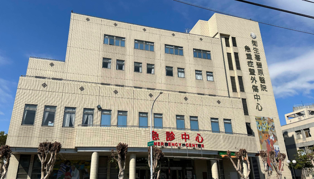 豐原醫院外男子潑汽油持刀械拍擊車窗！　員警到場逮捕