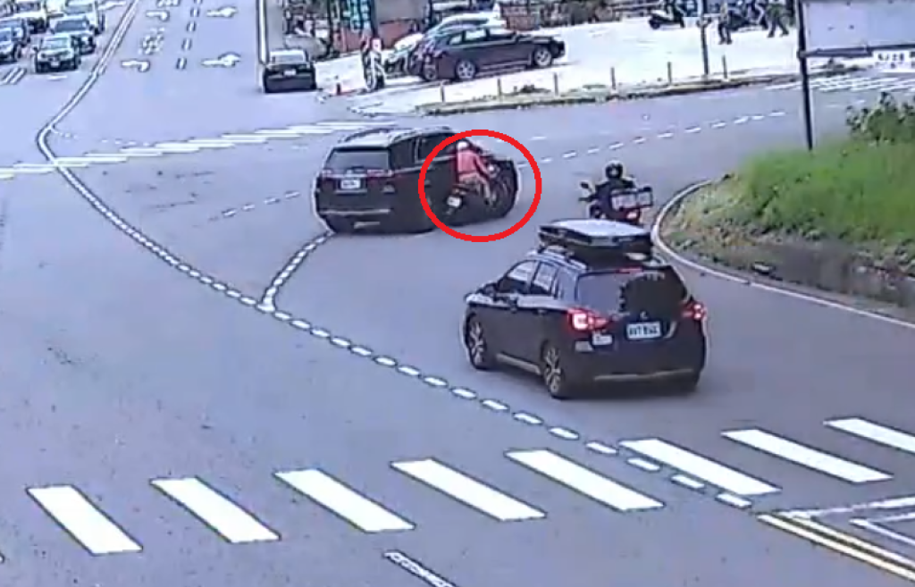 苗栗大湖死亡車禍！　75歲機車騎士與自小客車相撞傷重不治