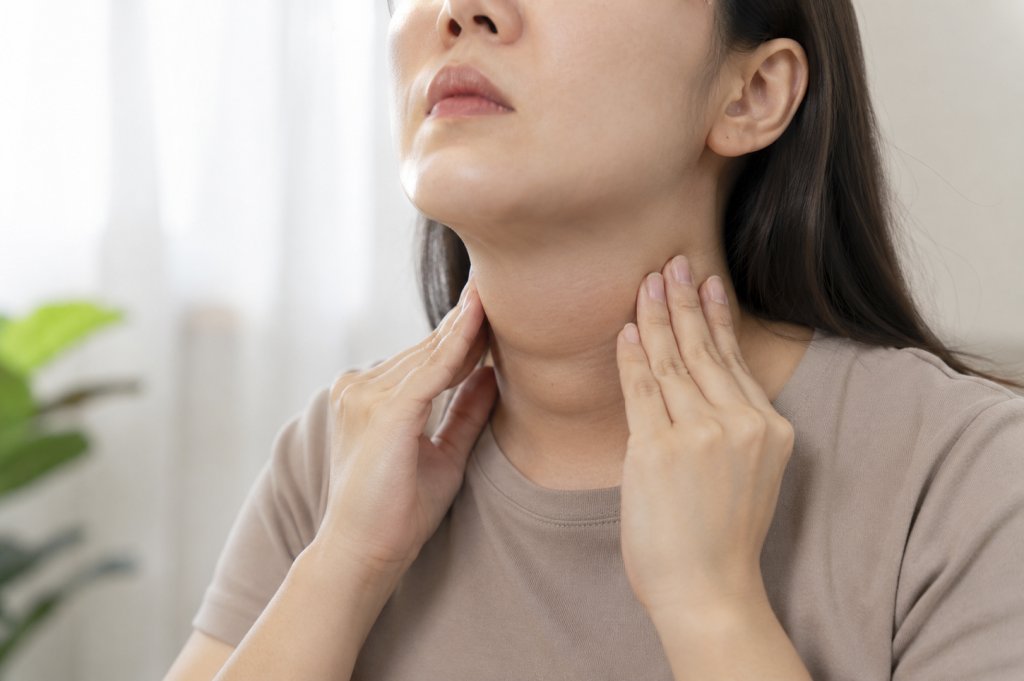 健檢抽血「完全正常」「照鏡子」意外發現甲狀腺乳突癌