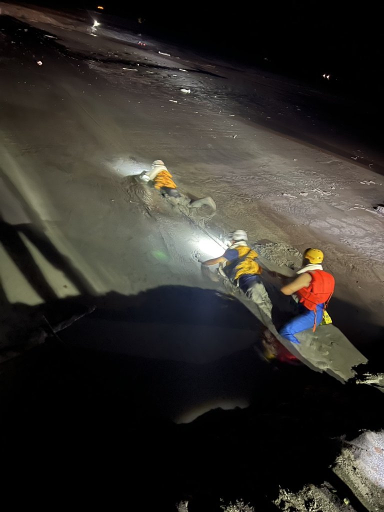 奇蹟生還！馬太鞍溪工地主任被溪水沖走　沙洲受困15小時獲救