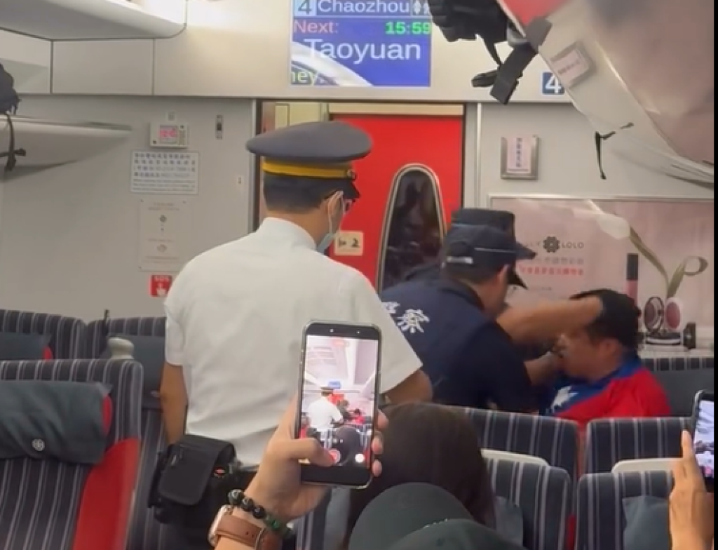 影／超級盧！男沒票搭普悠瑪裝傻不下車　嗆警「走開啦」直接被逮捕