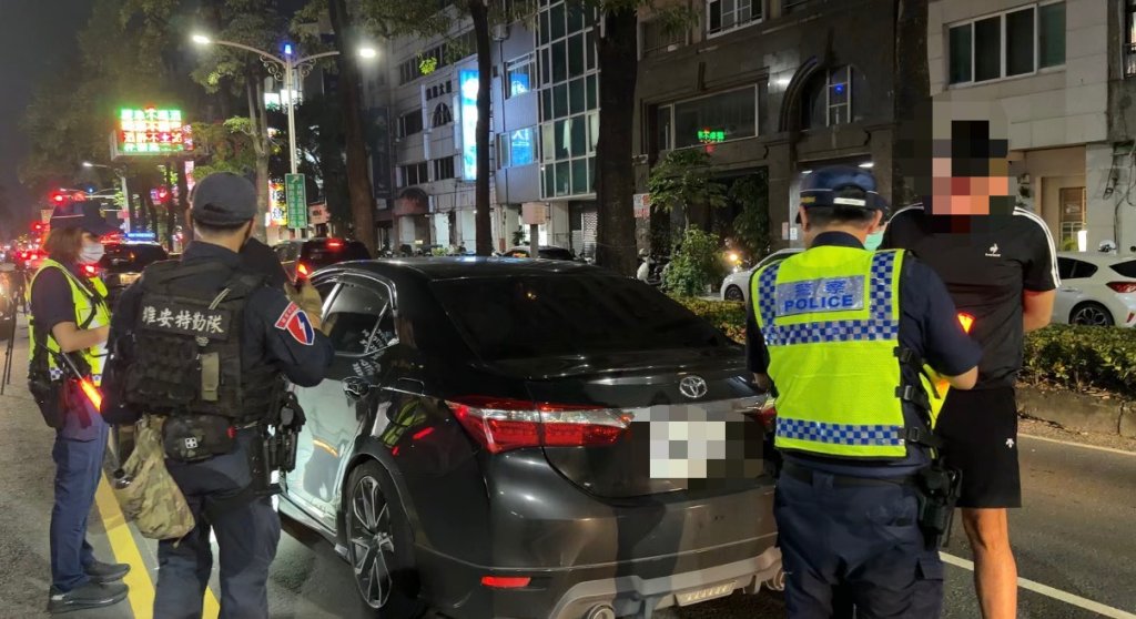 直擊／全國同步掃毒駕！高雄出動610警力　保一特勤隊「罕見南下」支援路檢