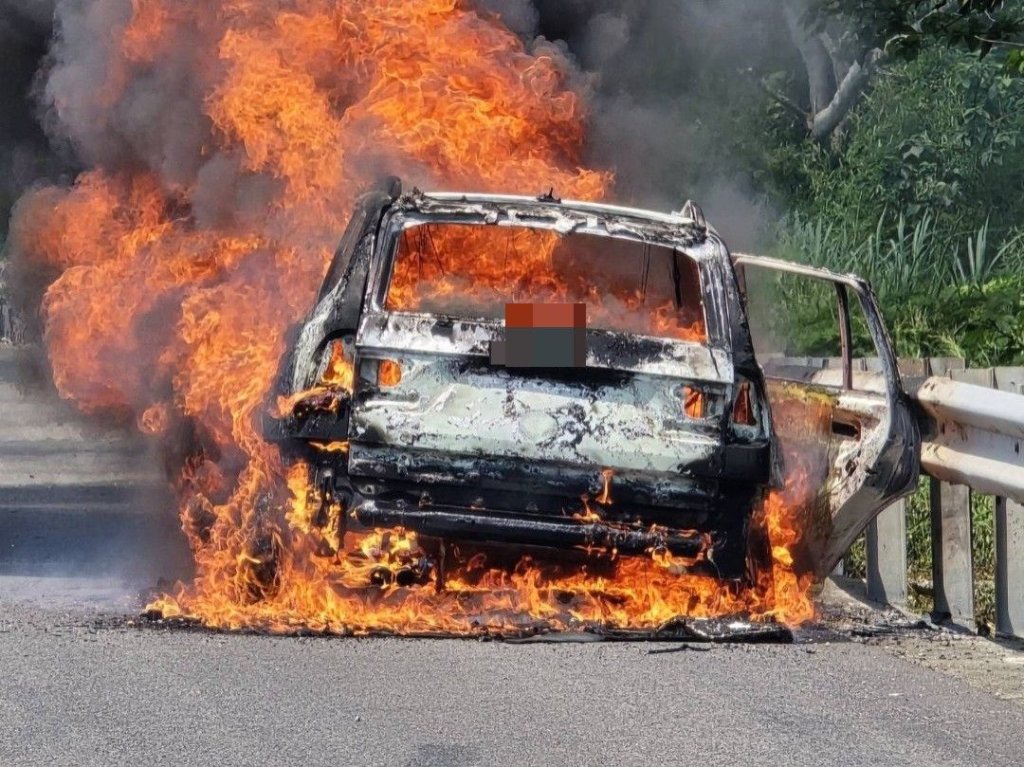 國道3號火燒車！　火勢兇猛濃煙沖天